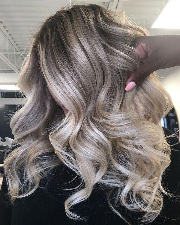 Romantik küllü blonde saç