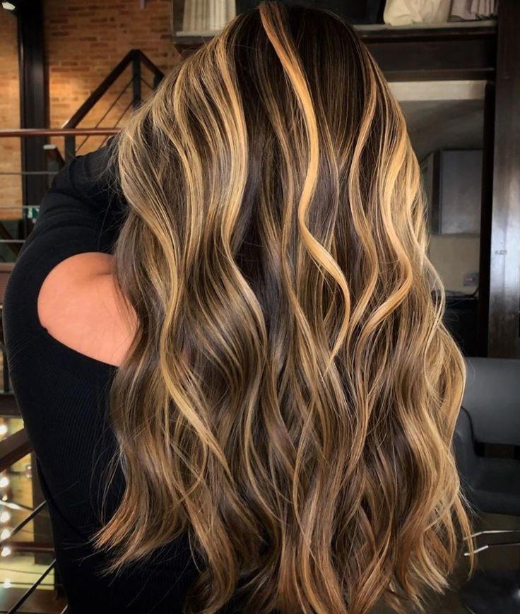 Koyu karamel tonlu balayage saç