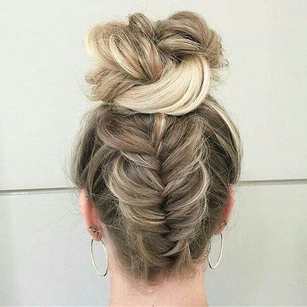 Balıksırtı örgülü topuz saç modeli