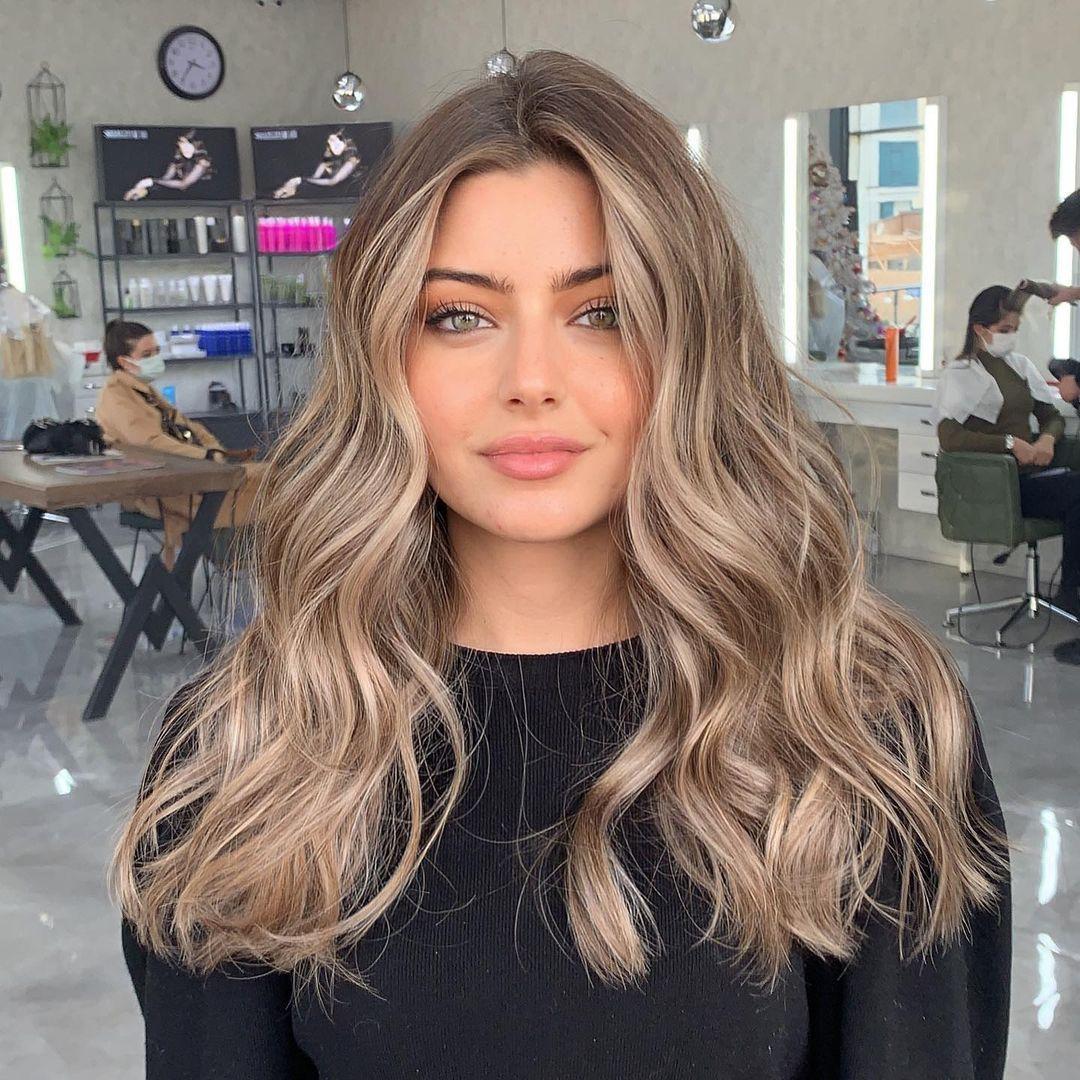 Bej sarı balayage fikirleri ve doğal saç modelleri