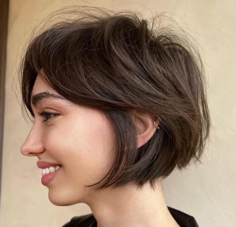 Bixie saç kesimi kadın için 20 modern stil önerisi