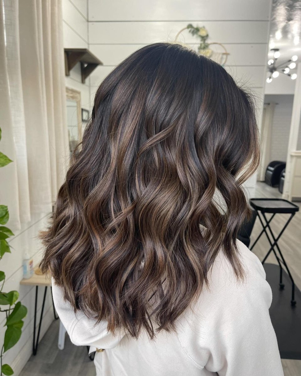 Couleur cheveux mocha mousse balayage katlı saç modeli