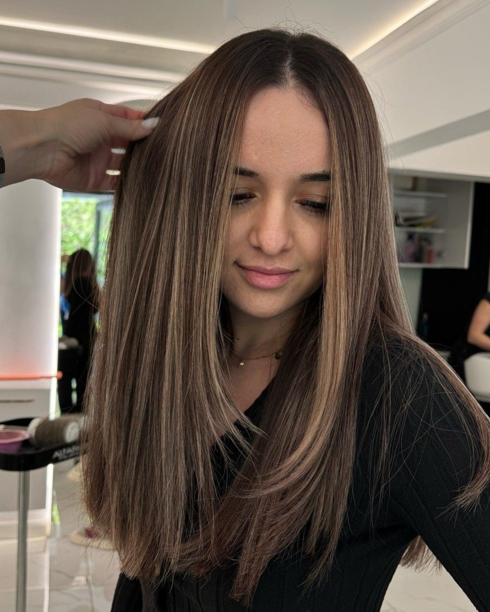Couleur cheveux mocha mousse balayage düz saç görünümü