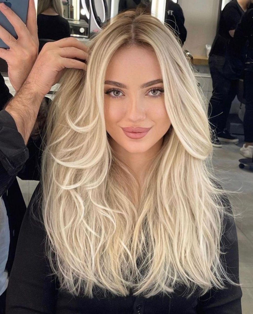 Feathered Uçlu Uzun Saç Modelleri ve İlhamları