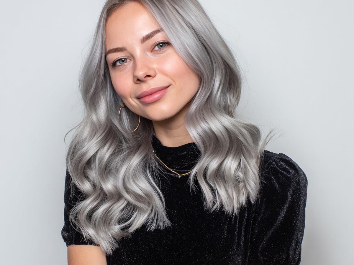 Medium Silver Loose Waves