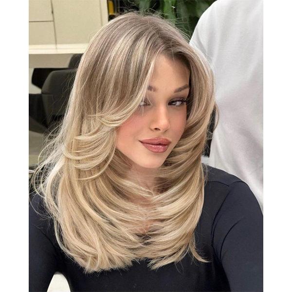 Katlı kesimli 90'lar saç modeli