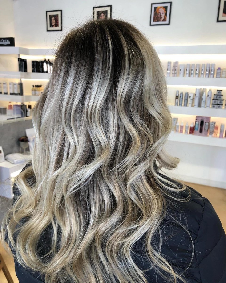 Modern kuaför blonde balayage