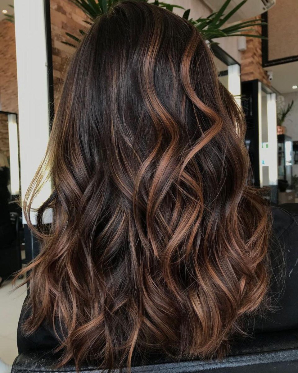 Koyu kahve balayage modeli