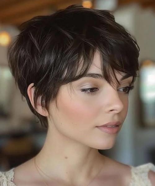 Koyu kahverengi pixie kesim