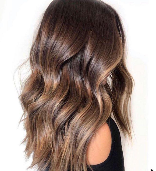 Kumral Soft Balayage Saç: Doğal ve Zarif Renk Rehberi