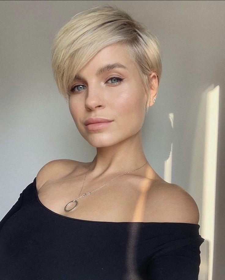 Minimal sarı balyajlı şık pixie kesim