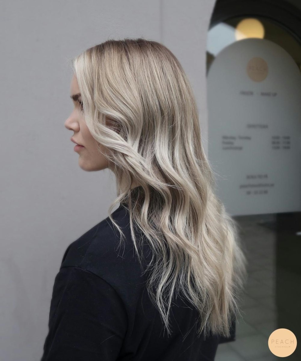 Minimal şık blonde balayage