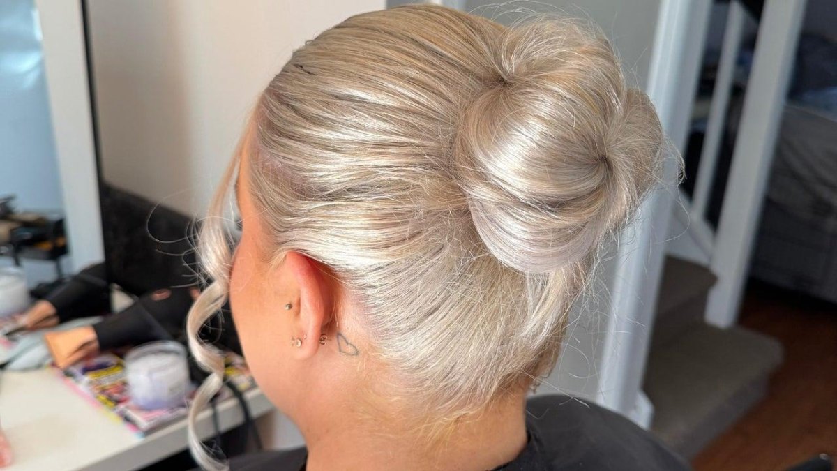 Platin sarı topuz modeli