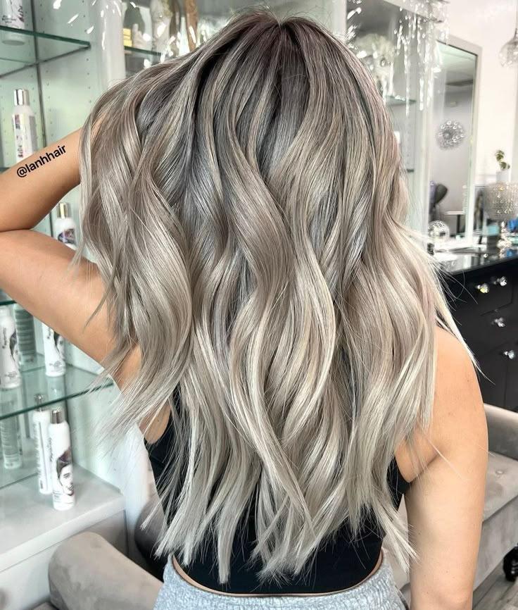 Gümüş küllü balayage geçişi