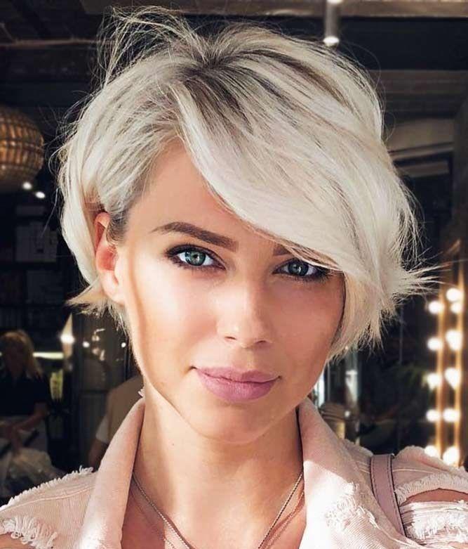 Yan kahküllü pixie saç